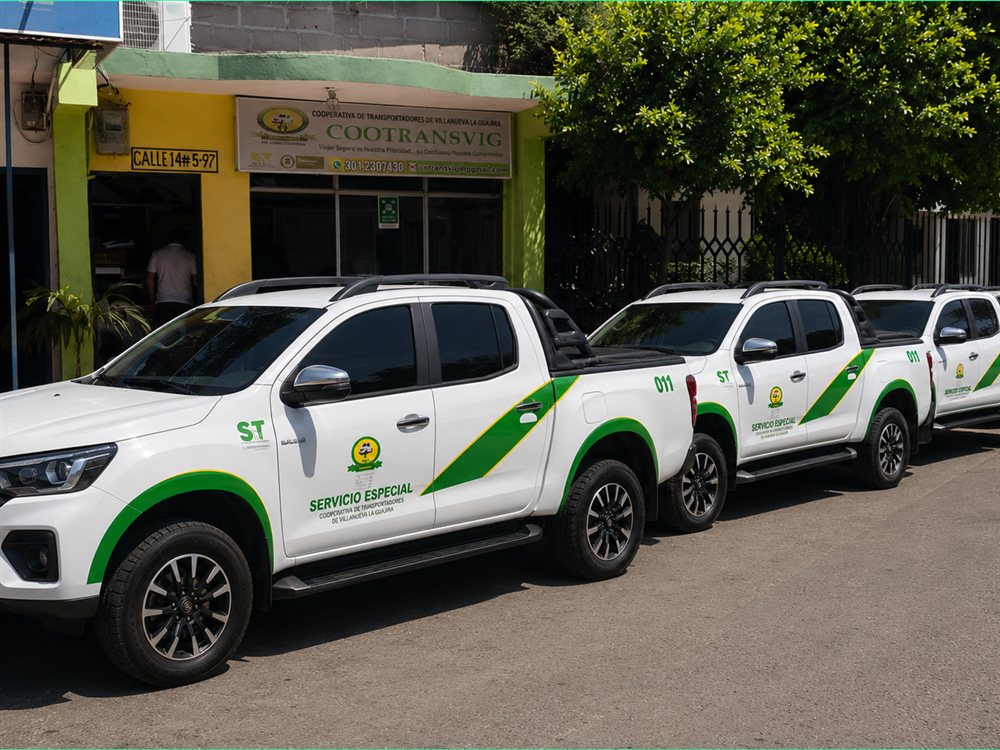 Flota frente a la sede de COOTRANSVIG, Calle 14 # 5-97, Villanueva La Guajira